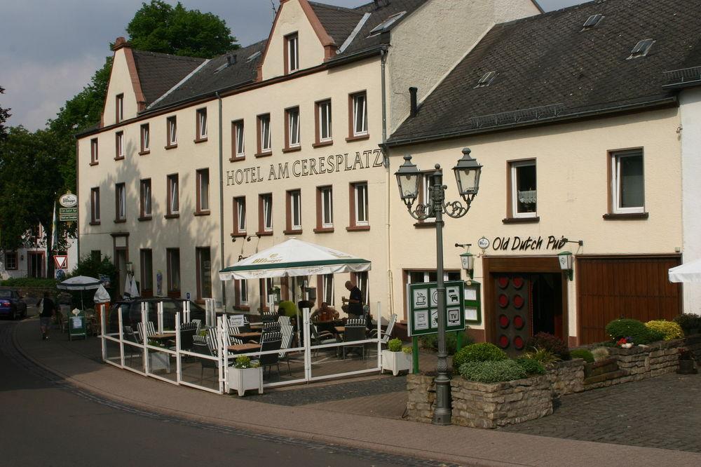 Hotel Am Ceresplatz Manderscheid Eksteriør billede