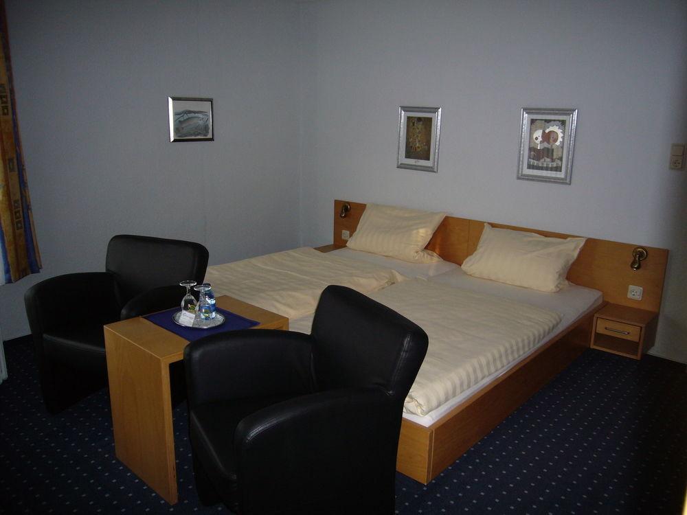 Hotel Am Ceresplatz Manderscheid Eksteriør billede