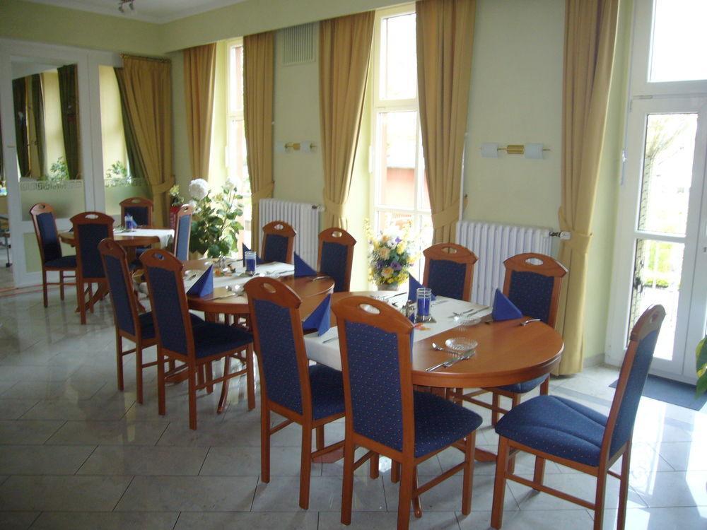 Hotel Am Ceresplatz Manderscheid Eksteriør billede